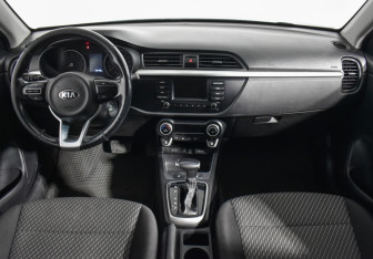 Подержанный автомобиль Kia Rio Hatchback 2019 года (13 фото)