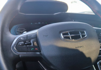 Подержанный автомобиль Geely Tugella 2023 года (20 фото)