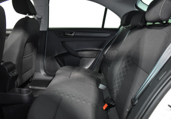 Подержанный автомобиль Skoda Rapid Liftback 2020 года (11 фото)