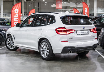 Подержанный автомобиль BMW X3 2019 года (11 фото)