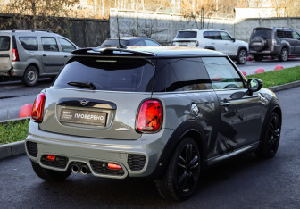 Подержанный автомобиль MINI Hatch 2020 года (5 фото)