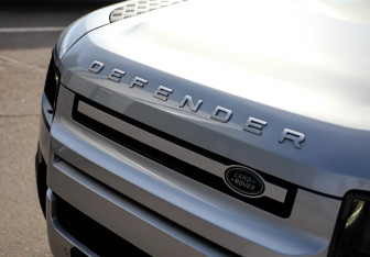 Подержанный автомобиль Land Rover Defender Suv 2021 года (3 фото)