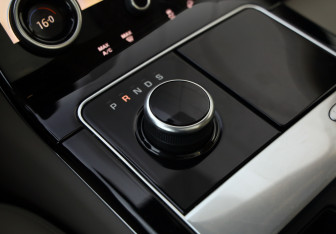 Подержанный автомобиль Land Rover Range Rover Velar 2020 года (22 фото)
