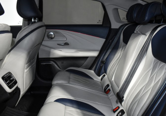Подержанный автомобиль Chery Arrizo 8 2023 года (12 фото)