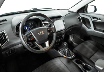 Подержанный автомобиль Hyundai Creta 2019 года (11 фото)