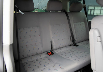 Подержанный автомобиль Volkswagen Caravelle 2008 года (15 фото)