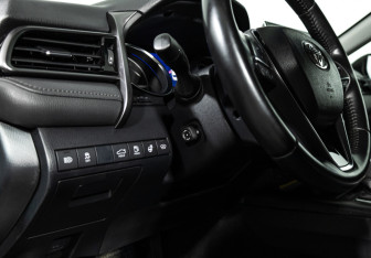 Подержанный автомобиль Toyota Camry Sedan 2021 года (24 фото)