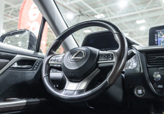 Подержанный автомобиль Lexus RX 2020 года (25 фото)