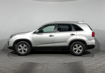 Подержанный автомобиль Kia Sorento 2019 года (8 фото)