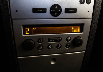 Подержанный автомобиль Opel Meriva 2008 года (14 фото)