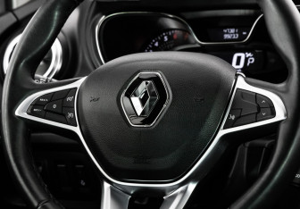 Подержанный автомобиль Renault Kaptur 2022 года (11 фото)