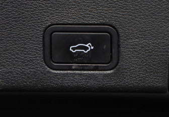 Подержанный автомобиль Geely Tugella 2023 года (36 фото)