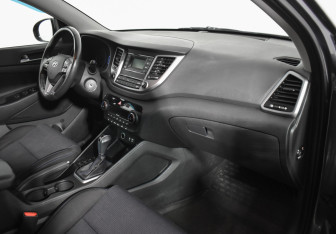 Подержанный автомобиль Hyundai Tucson 2016 года (12 фото)