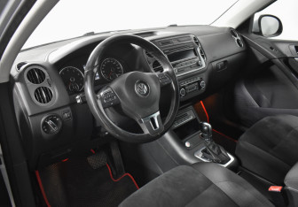 Подержанный автомобиль Volkswagen Tiguan 2012 года (9 фото)