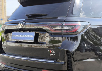 Подержанный автомобиль Changan CS95 2024 года (7 фото)