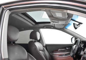 Подержанный автомобиль Infiniti EX 2008 года (18 фото)