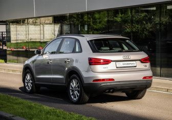 Подержанный автомобиль Audi Q3 2013 года (8 фото)