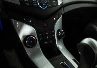Подержанный автомобиль Chevrolet Cruze Sedan 2014 года (15 фото)