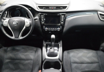 Подержанный автомобиль Nissan X-Trail 2015 года (14 фото)