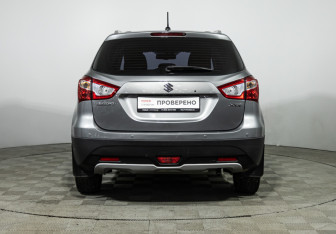 Подержанный автомобиль Suzuki SX4 Hatchback 2014 года (6 фото)
