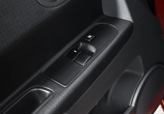 Подержанный автомобиль Mitsubishi Colt Hatchback 2007 года (10 фото)
