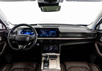 Подержанный автомобиль Exeed VX 2022 года (10 фото)