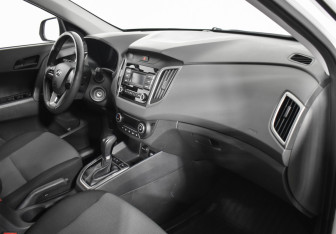 Подержанный автомобиль Hyundai Creta 2019 года (12 фото)