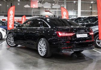 Подержанный автомобиль Audi A6 Sedan 2018 года (17 фото)