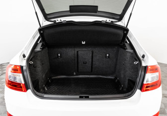 Подержанный автомобиль Skoda Octavia Liftback 2014 года (18 фото)