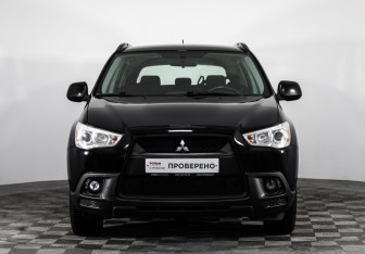 Подержанный автомобиль Mitsubishi ASX 2011 года (2 фото)