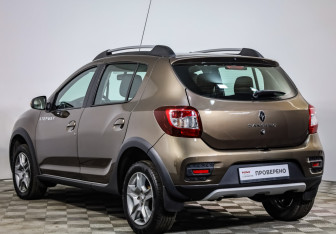 Подержанный автомобиль Renault Sandero 2020 года (7 фото)