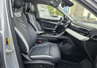 Подержанный автомобиль Geely Atlas 2024 года (13 фото)