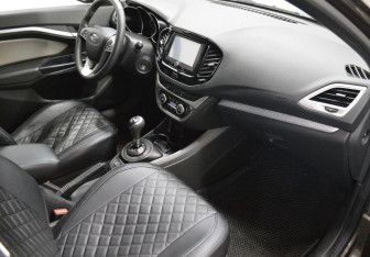 Подержанный автомобиль LADA (ВАЗ) Vesta Wagon 2018 года (12 фото)