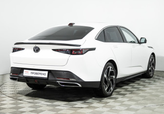 Подержанный автомобиль Changan Lamore 2023 года (5 фото)