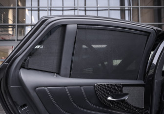 Подержанный автомобиль Lexus LS 2021 года (36 фото)