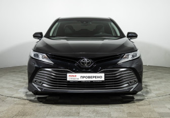Подержанный автомобиль Toyota Camry Sedan 2018 года (2 фото)