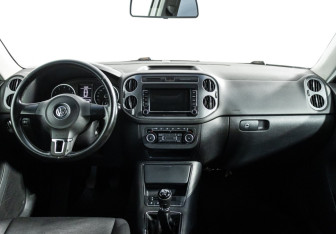 Подержанный автомобиль Volkswagen Tiguan 2011 года (13 фото)