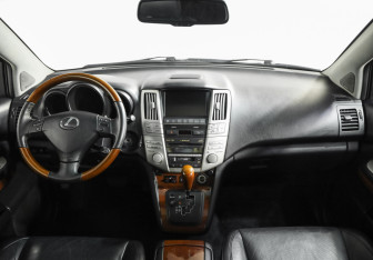 Подержанный автомобиль Lexus RX 2008 года (10 фото)