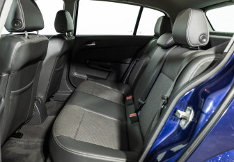 Подержанный автомобиль Opel Astra Hatchback 2007 года (10 фото)