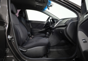 Подержанный автомобиль Hyundai Solaris Sedan 2014 года (18 фото)