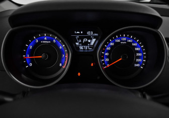 Подержанный автомобиль Hyundai Elantra Sedan 2015 года (19 фото)