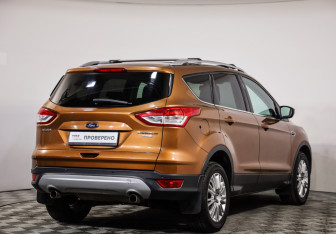 Подержанный автомобиль Ford Kuga 2015 года (5 фото)