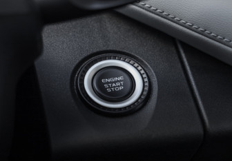 Подержанный автомобиль Geely Atlas 2024 года (24 фото)