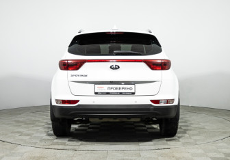 Подержанный автомобиль Kia Sportage 2018 года (6 фото)