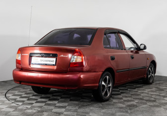 Подержанный автомобиль Hyundai Accent Sedan 2005 года (5 фото)
