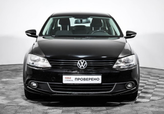Подержанный автомобиль Volkswagen Jetta Sedan 2012 года (8 фото)