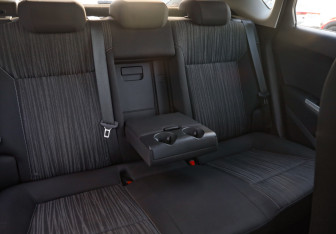 Подержанный автомобиль Opel Astra Hatchback 2011 года (22 фото)
