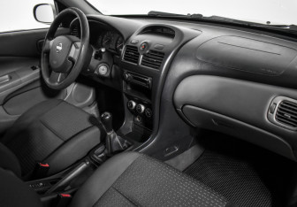 Подержанный автомобиль Nissan Almera Classic 2008 года (13 фото)