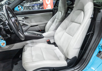 Подержанный автомобиль Porsche Cayman 2018 года (13 фото)