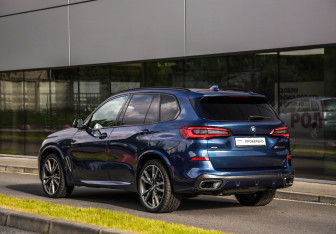 Подержанный автомобиль BMW X5 2019 года (8 фото)